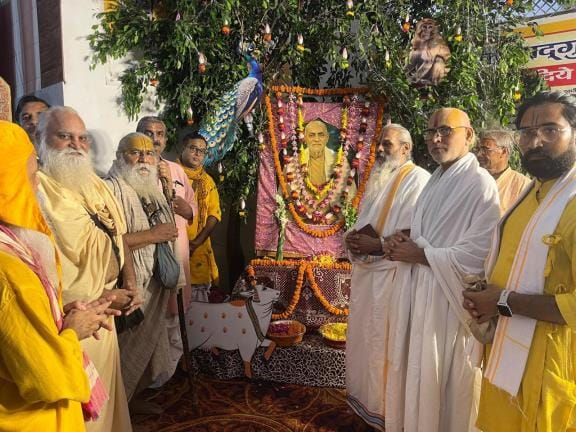 There is no difference between devotee and God: Phooldol Maharaj