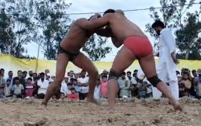 Jammu's Javed Ghani won two matches in Dangal