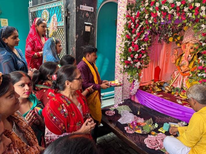 Ganpati seated in pandals, will defeat all obstacles