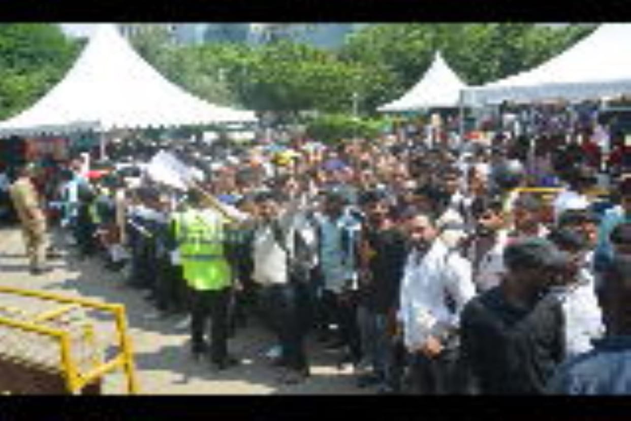 Token became a troubleshooter in controlling the crowd of youth who came in search of employment