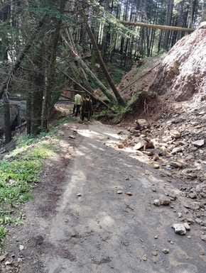 Danger looms over houses in Saluni, people busy removing debris