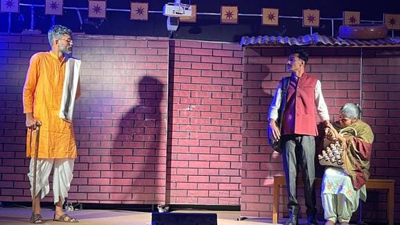 The pain of the elderly in the old age home was shown in the drama