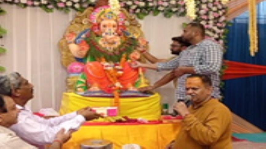 The holy city resonated with the proclamation of Ganpati Bappa Morya