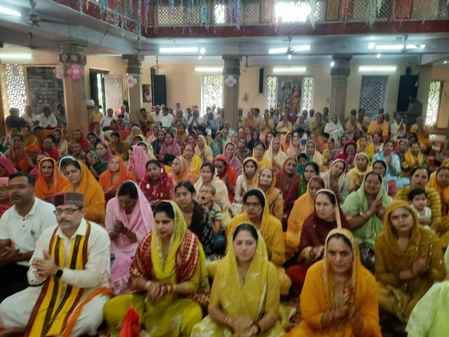 Devotees were overwhelmed after listening to the tales of Krishna's birth