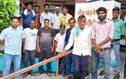 On the second day also the villagers stopped dumping garbage on the roadside