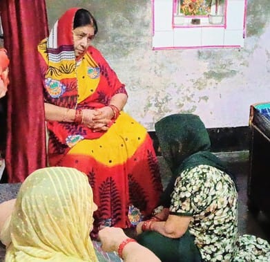 Two sisters who went to visit Maa Vaishno Devi died, father and daughter injured