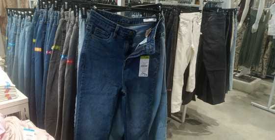 The craze of bell bottom jeans is increasing among girl students