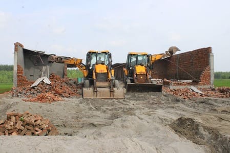 Construction in illegal colony was demolished with JCB