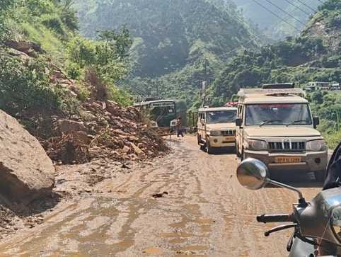 Highway from Rajera to Kalsui is open, marshy road is increasing problems
