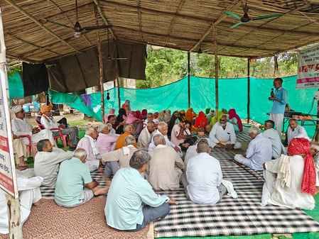 Demand for building a 200-bed hospital in Bhagwanpur intensifies