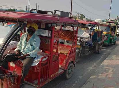 Agra Plans QR Code and Color System for Autos and E-Rickshaws to Tackle Traffic Jams