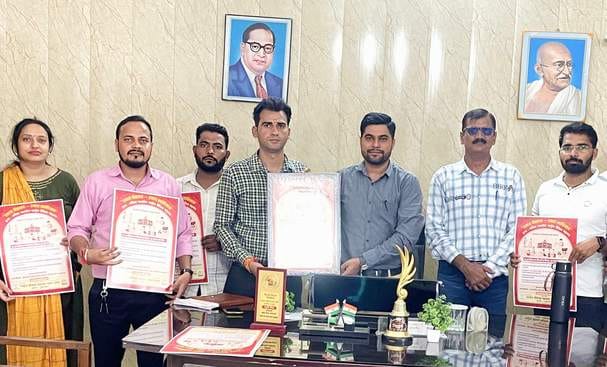 The Educational Federation gave a resolution letter to the Block Education Officer