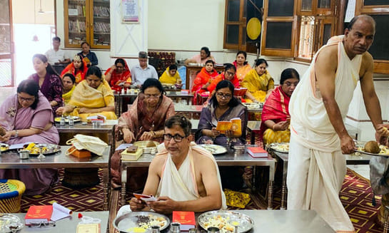 Jain temples decorated on the occasion of Jain Dashlakshan Mahaparva, Jains offered prayers with devotion