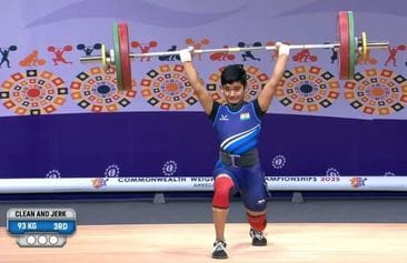 Father took loan to give wings to daughter's dreams... Payal is fighting poverty and making her name shine in weightlifting