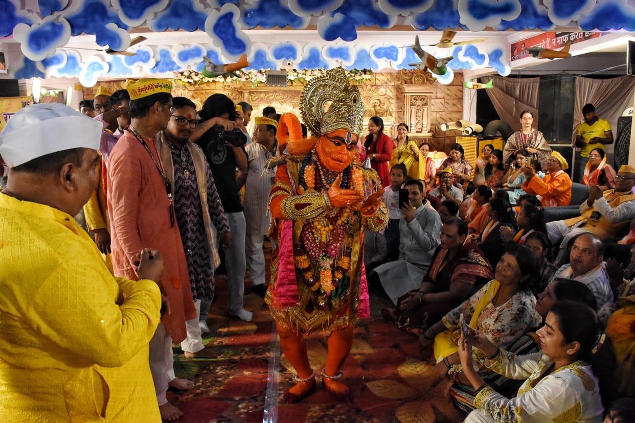 Hanumanji wore a vermilion form