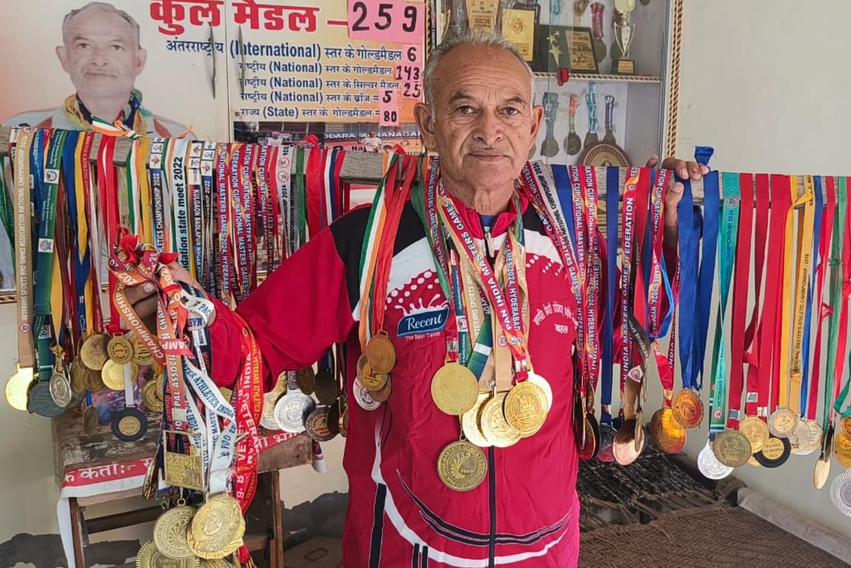 Sports Day Special: The shine of medals dulled under the dust of neglect, Ramkishan won 280 medals at the age of 73, in need of government assistance.