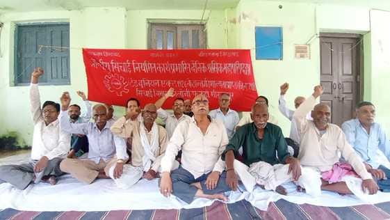 Sitting on a dharna near the office for 26 days, the matter is not reaching the officials