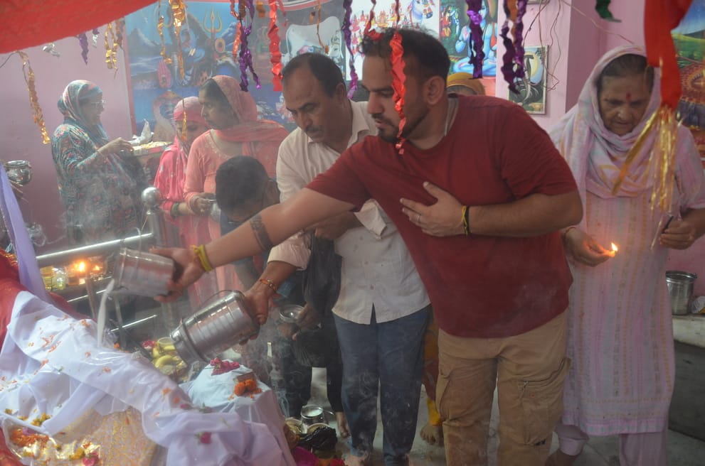 On Nag Panchami, devotees gathered in the Nag Devta temple in Sanyal