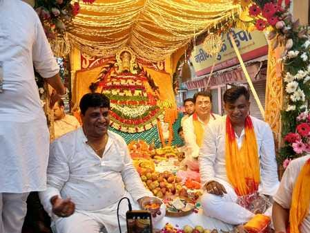 Shobha Yatra taken out in the city, crowd gathered