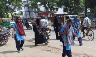 In the midst of humid heat, power cuts have increased the trouble of the people