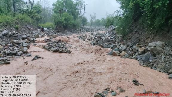 Debris again fell in Batanagad at night, traffic disrupted