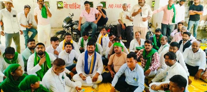 Angry farmers protested at the ACP office