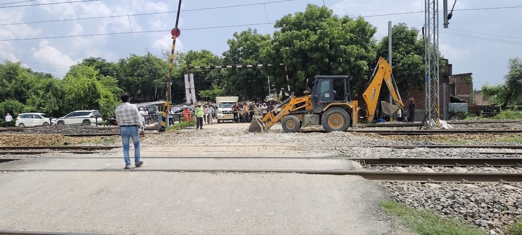 The crossing was closed for two hours for doubling