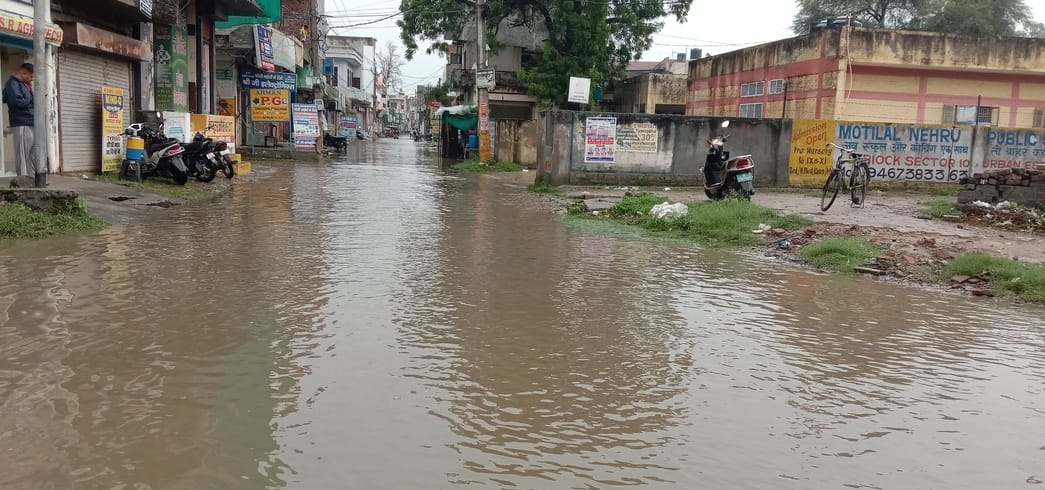 Weather became pleasant due to rain, farmers' concern increased