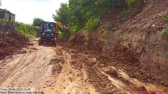 Roads broken due to rain in Billawar... shops are quiet due to non-availability of goods, power supply disrupted in many areas