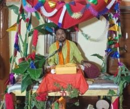Siddharthnagar News: Only the story of God can liberate man from birth and death