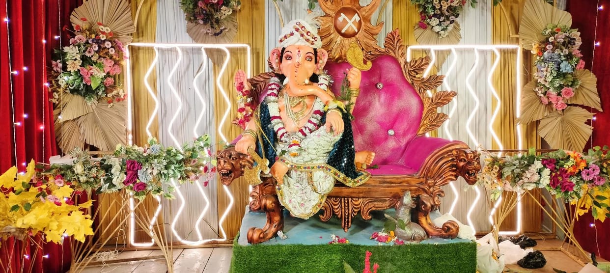 Siddharthnagar News : The splendor of faith in the pandals, Gajanan is being worshipped