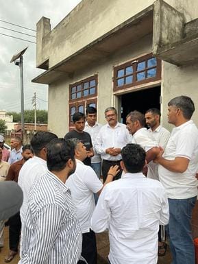 Youth Congress state president reached Manisha's house and consoled the family