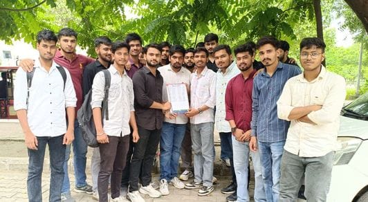 INSO's signature campaign begins regarding the conditions of the university