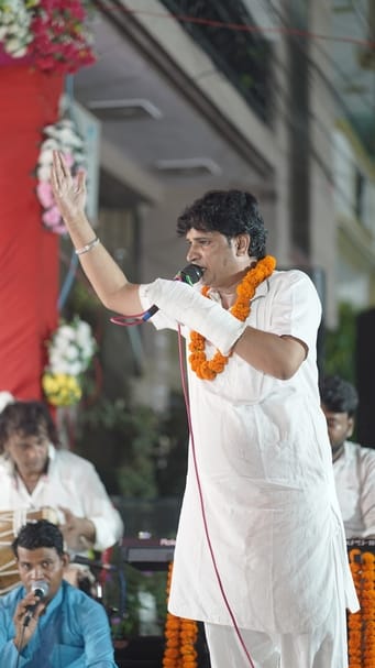 The pandal danced to the hymns of Shri Shyam