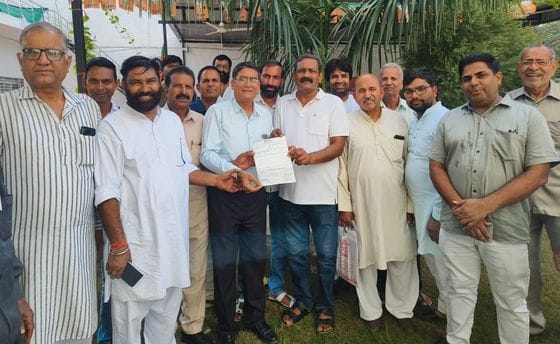 A check of Rs 23.89 lakh was given to Kanina Gaushala