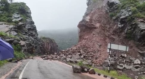 Weather: Hillside collapses in Uttarakhand, valleys cut off... Rain alert in seven states