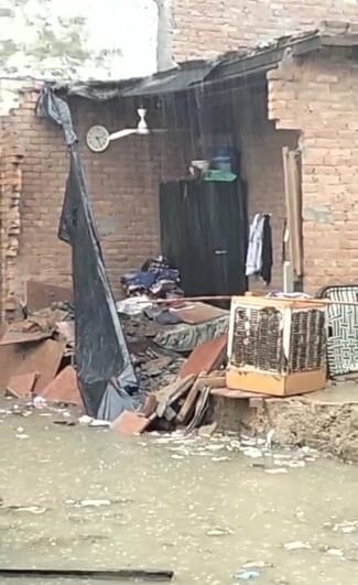 The roof of the house collapsed in the rain