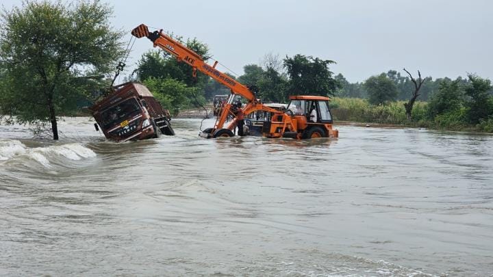 Situation worsened again due to flood, Yamuna water entered many colonies