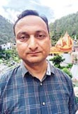 The body of CRPF inspector was found in a car outside RPF station