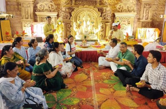Bappa's bhajans echoed in Gulab Vatika