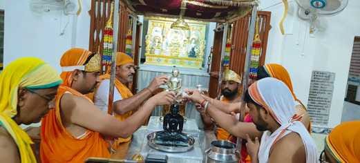 On the third day of Paryushan festival, worship of Uttam Arjava Dharma was done in Jain temples