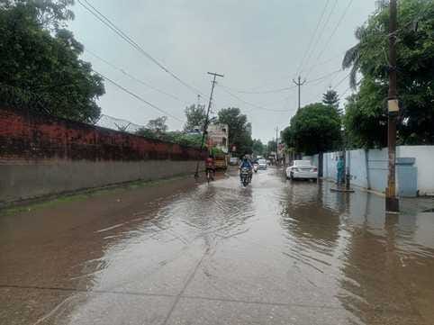 11 mm rain: Waterlogging increased problems, power cuts made people cry