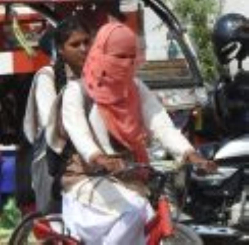 Siddharthnagar News : The scorching heat of the sun made people sweat, humidity increased