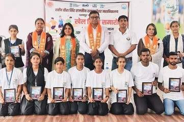 Prakash and Sanjana first in cycle race