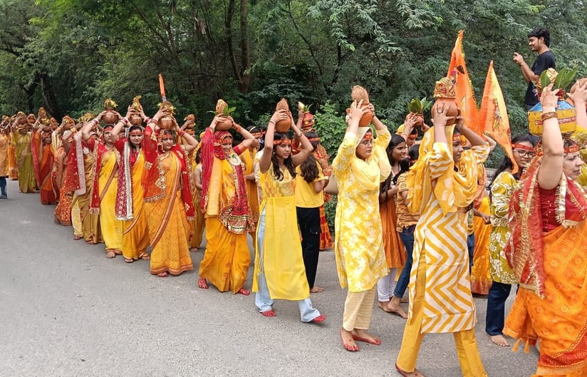 Kalash Yatra started with elephant and horse