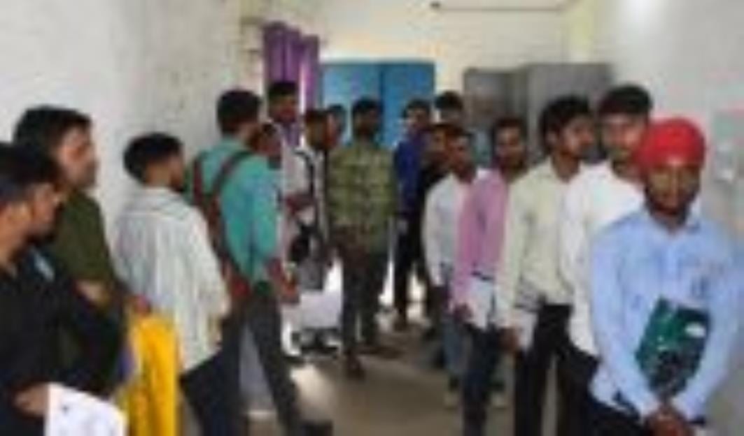 Tata Motors campus placement at Aliganj ITI, 117 candidates were successful in the interview