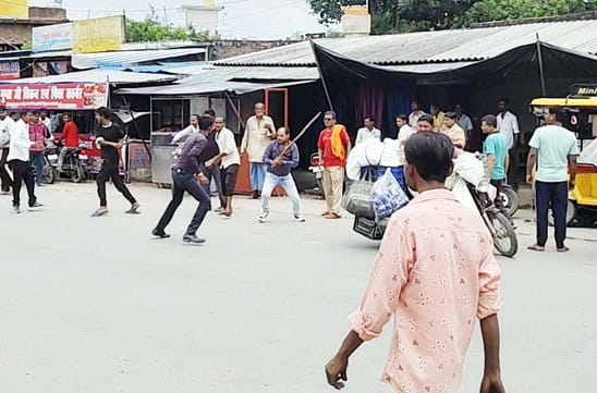 Dispute after drinking alcohol, hotel owner chased and beat up customer
