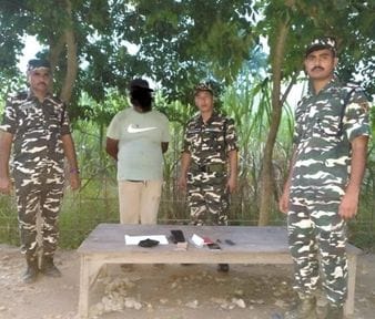 SSB caught a young man with 63 narcotic capsules on the border