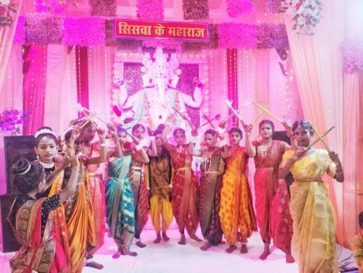 Devotees immersed in the joy, devotion and joy of Ganesh Utsav