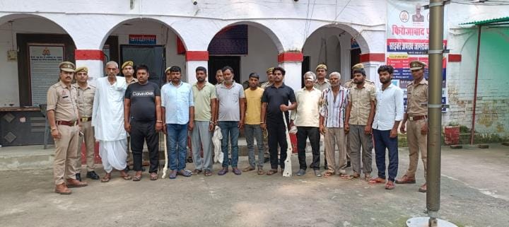 Firing after fighting due to enmity, 11 arrested